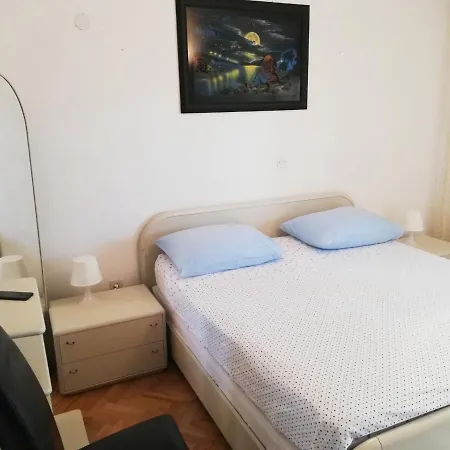 Green House Guest house *